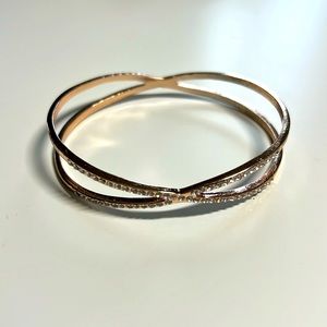 Bangle bracelet